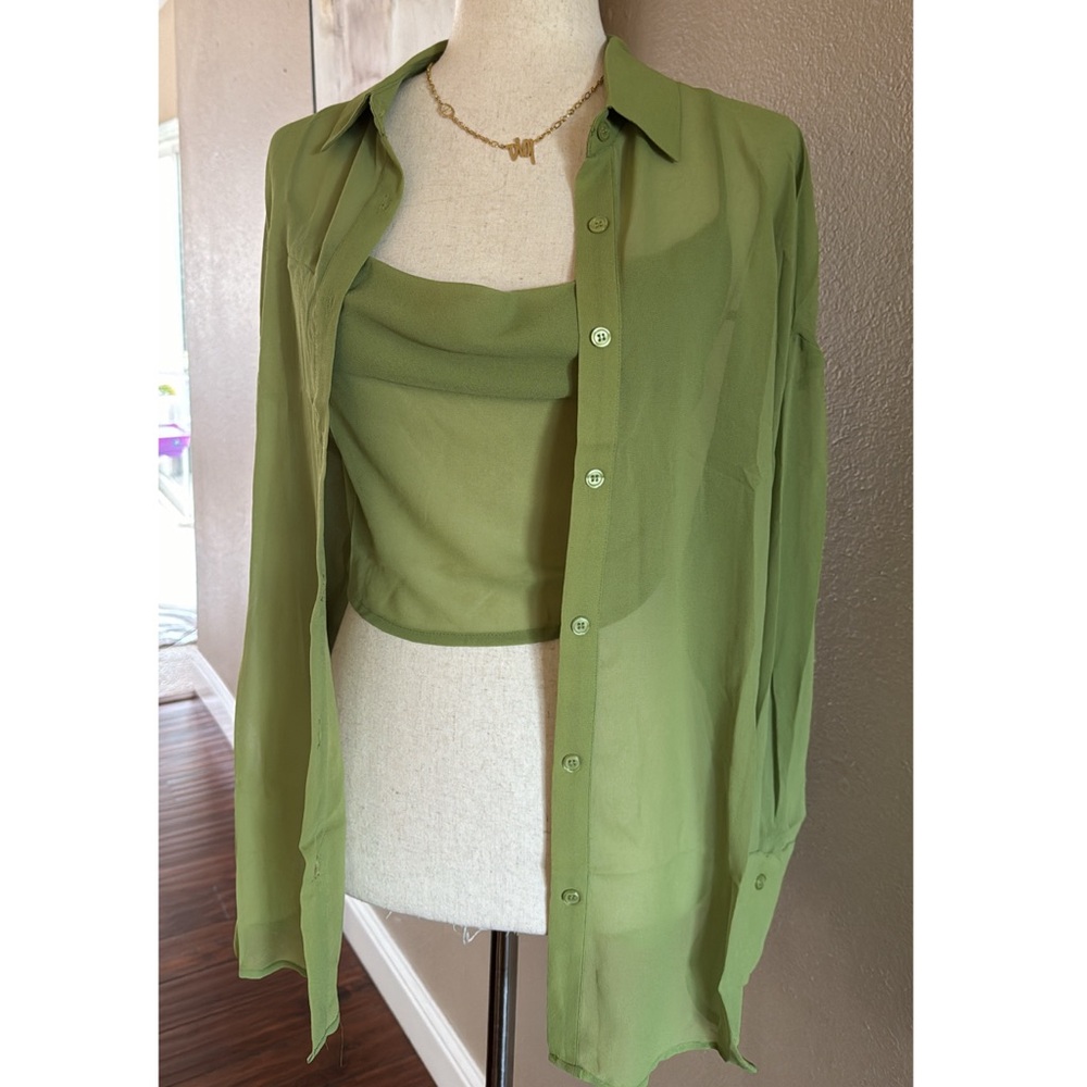 Chic Lime Green Sheer Blouse Set - Picture 2 of 14